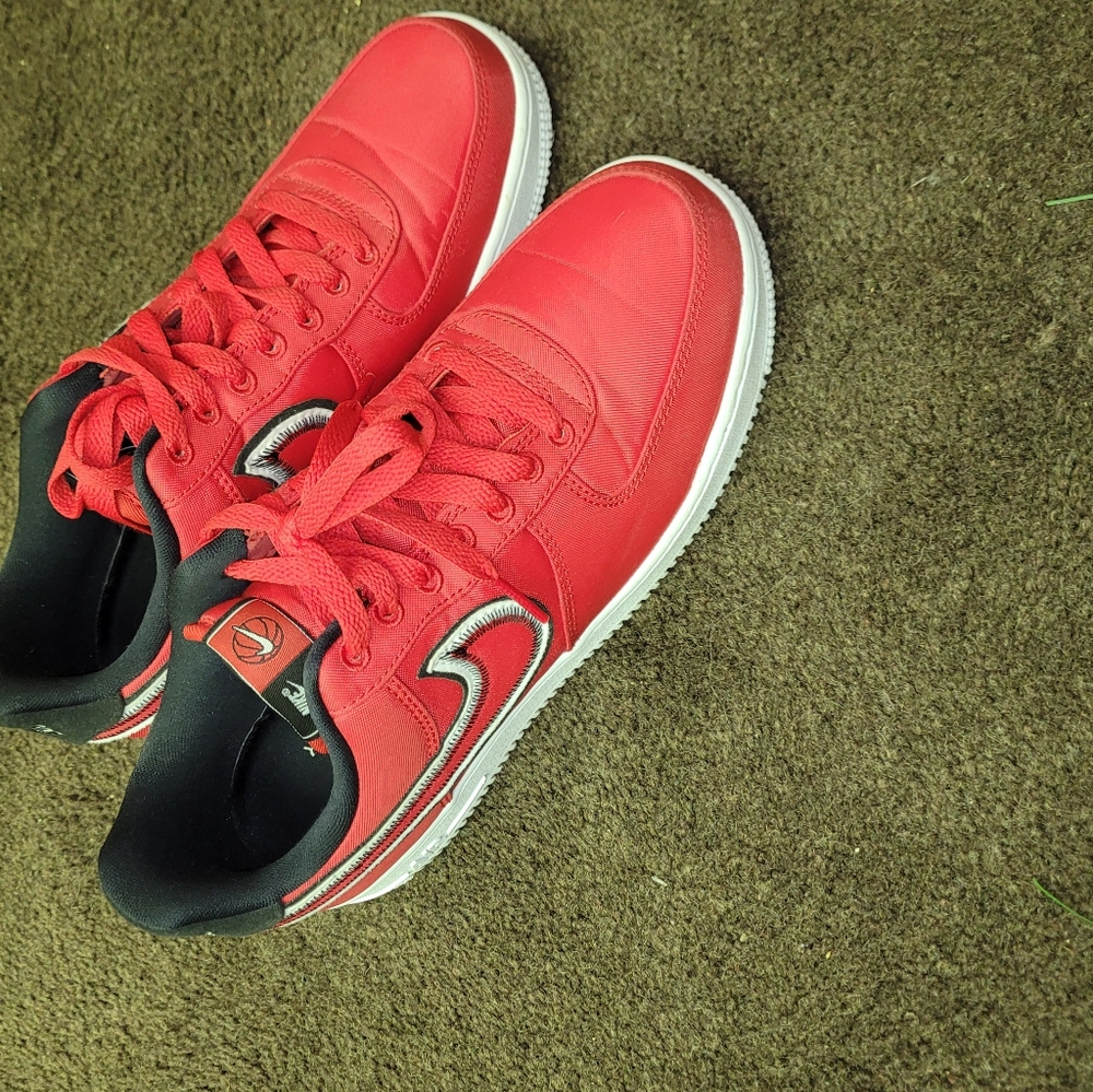 Nike Air shoes 7.5